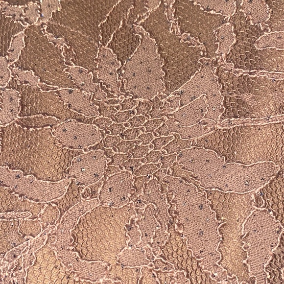 𝗡𝗜𝗚𝗛𝗧𝗪𝗔𝗬 𝗠𝗘𝗧𝗔𝗟𝗟𝗜𝗖 𝗟𝗔𝗖𝗘 𝗚𝗢𝗪𝗡 - Picture 9 of 12